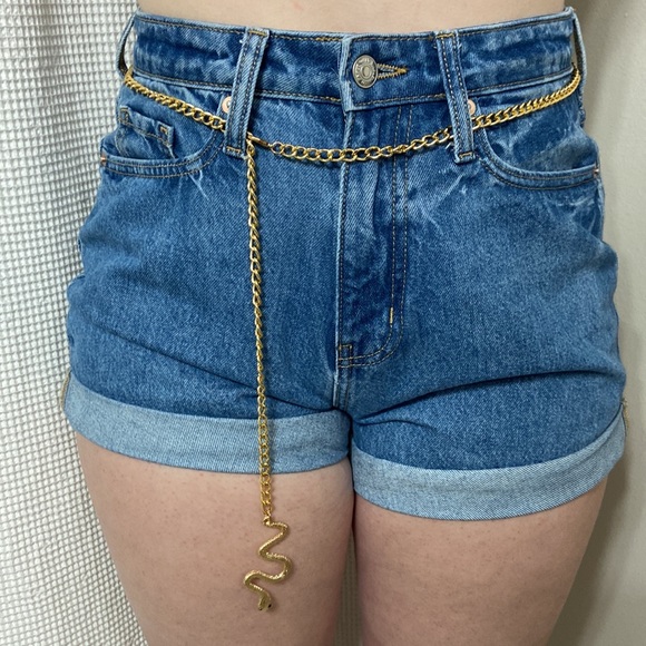 SHEIN adjustable gold snake charm hip/waist body chain. One size. - Picture 2 of 9